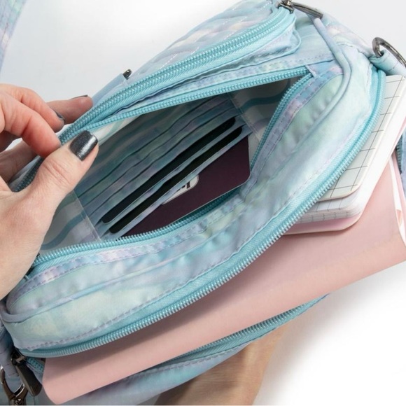 NWT Lug Convertible RFID Crossbody and Belt Bag - Carousel 3 - Picture 4 of 16